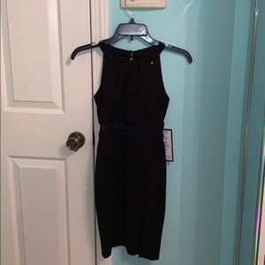 black casual dress.